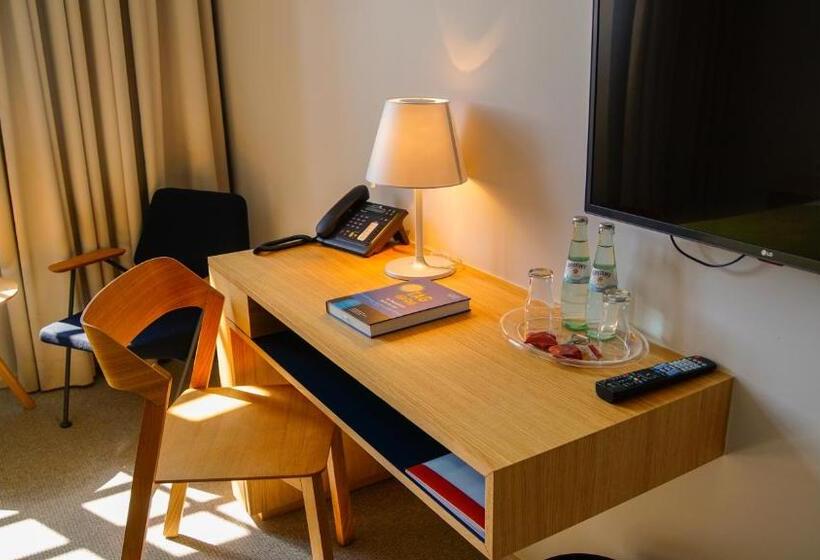 اتاق استاندارد, Katholischsoziales Institut