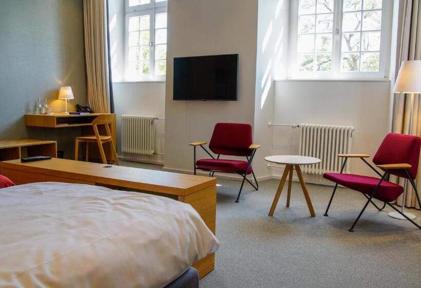 اتاق استاندارد, Katholischsoziales Institut