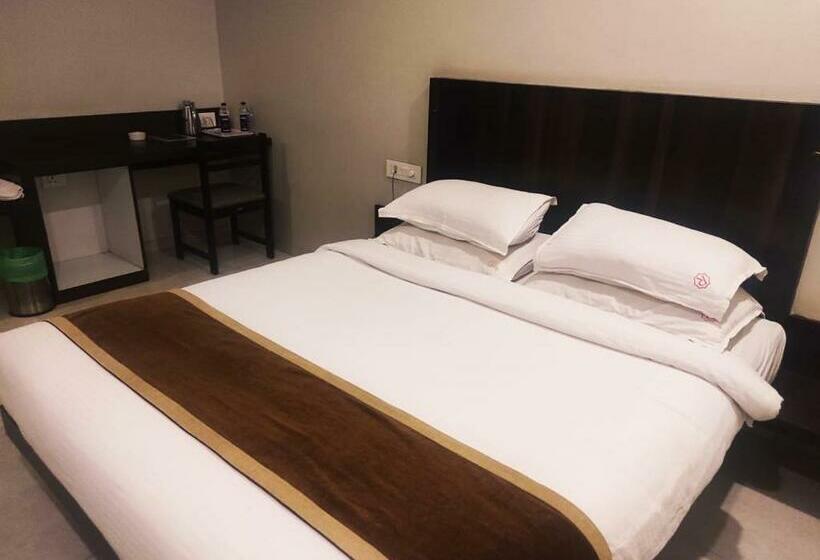 디럭스 룸, Rasika