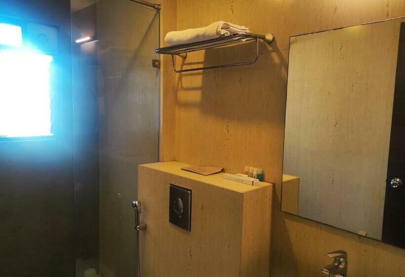 디럭스 룸, Rasika