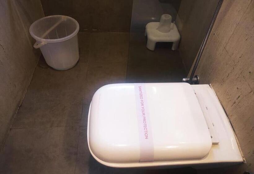 디럭스 룸, Rasika