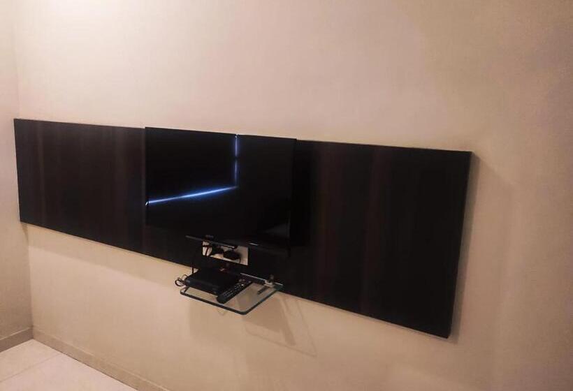 디럭스 룸, Rasika