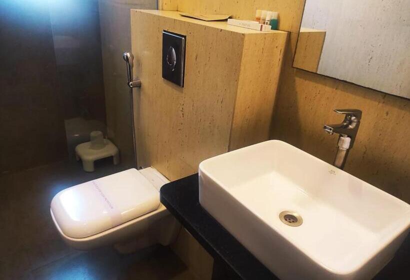 디럭스 룸, Rasika