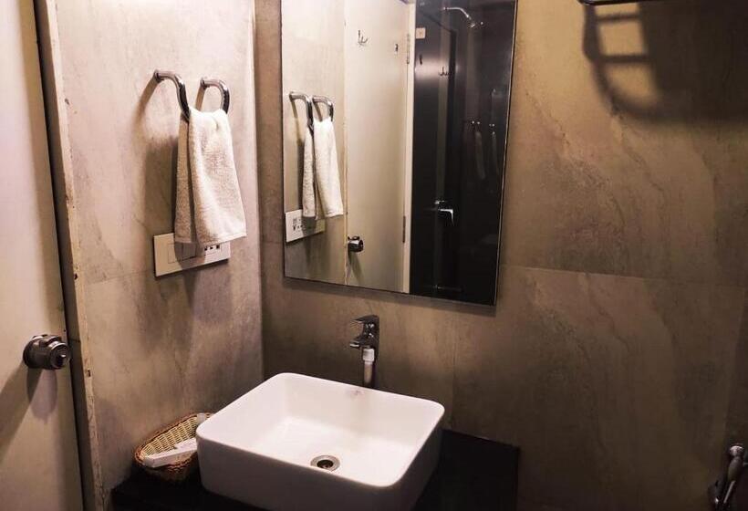 이그제큐티브 룸, Rasika