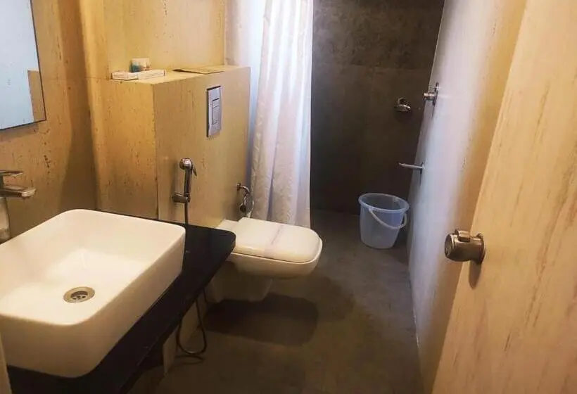 Suite Executiva, Rasika