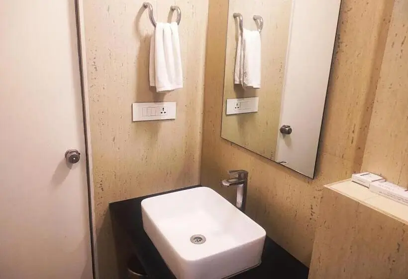 Suite Executiva, Rasika