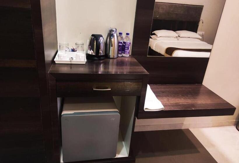 이그제큐티브 룸, Rasika