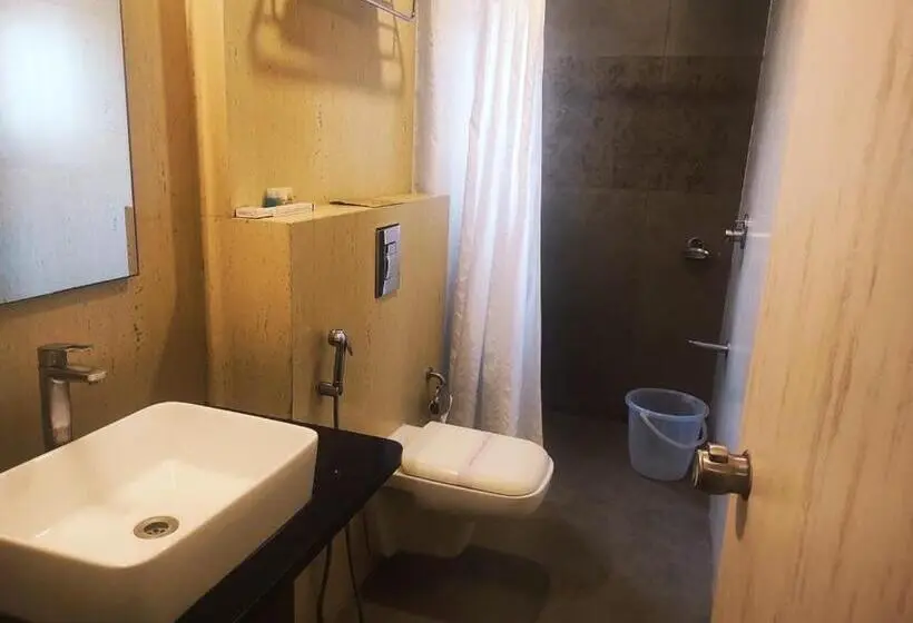 Suite Executiva, Rasika