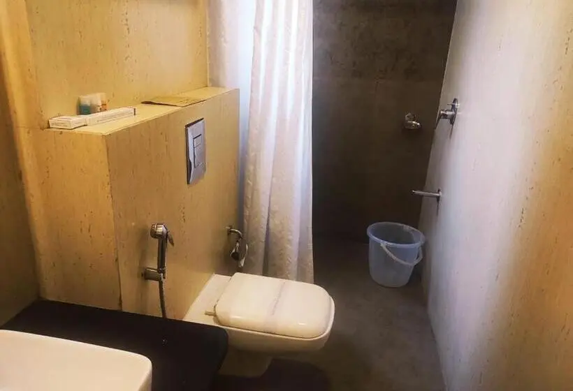 Suite Executiva, Rasika