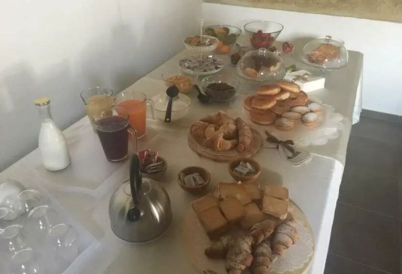 Standard Yhden Hengen Huone, Tenuta Ferrara