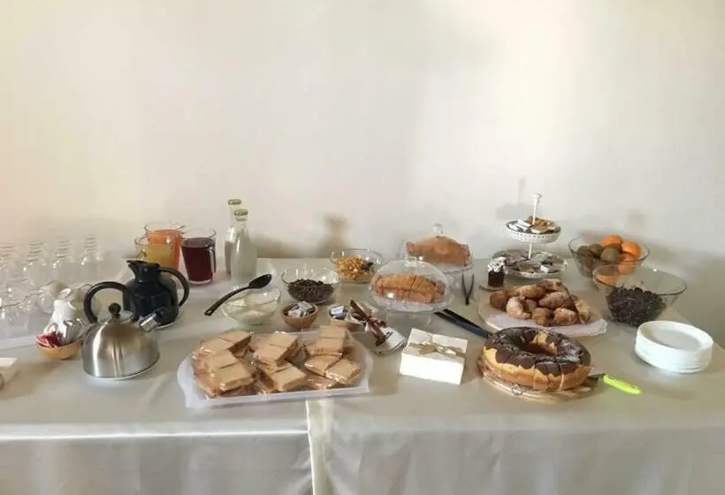 Standard Yhden Hengen Huone, Tenuta Ferrara