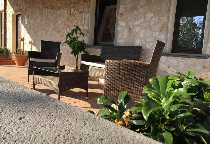 غرفة قياسية ثلاثية, Tenuta Ferrara