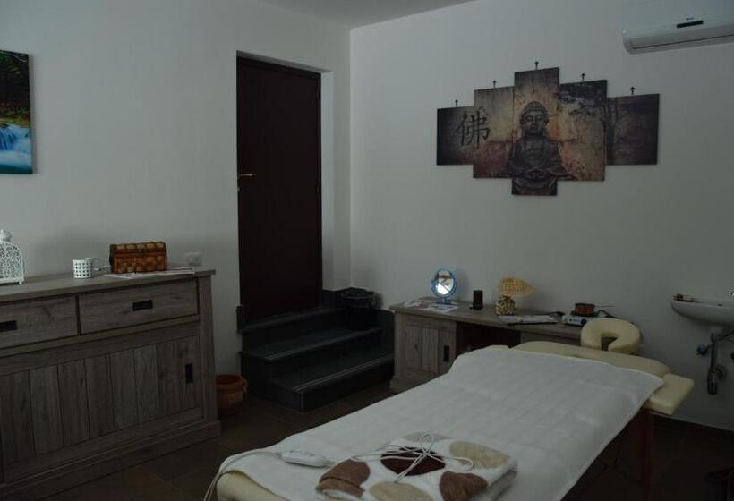 جناح مزود بجاكوزى, Tenuta Ferrara