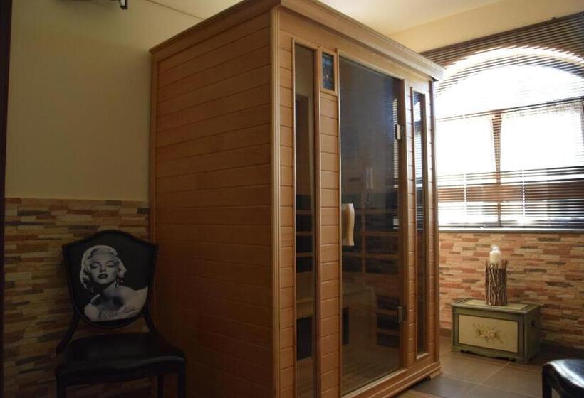 جناح مزود بجاكوزى, Tenuta Ferrara