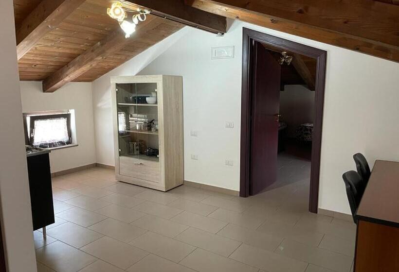 شقة غرفة واحدة, Tenuta Ferrara