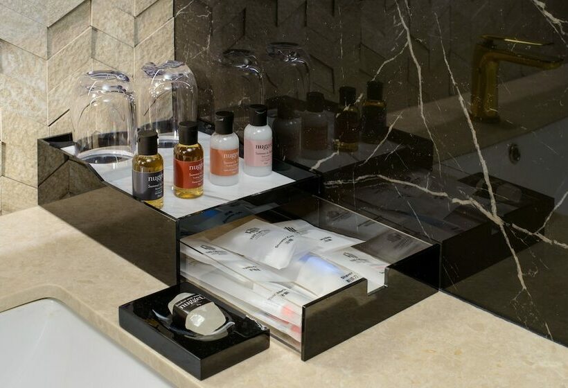 سوییت, The Granite Luxury