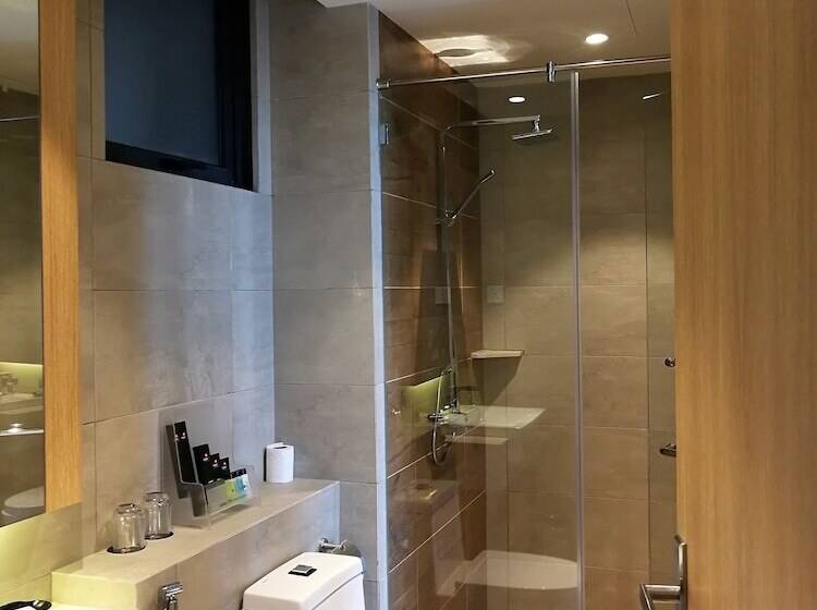 סוויטה, The Granite Luxury