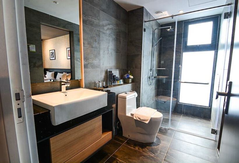 סוויטה דלוקס, The Granite Luxury