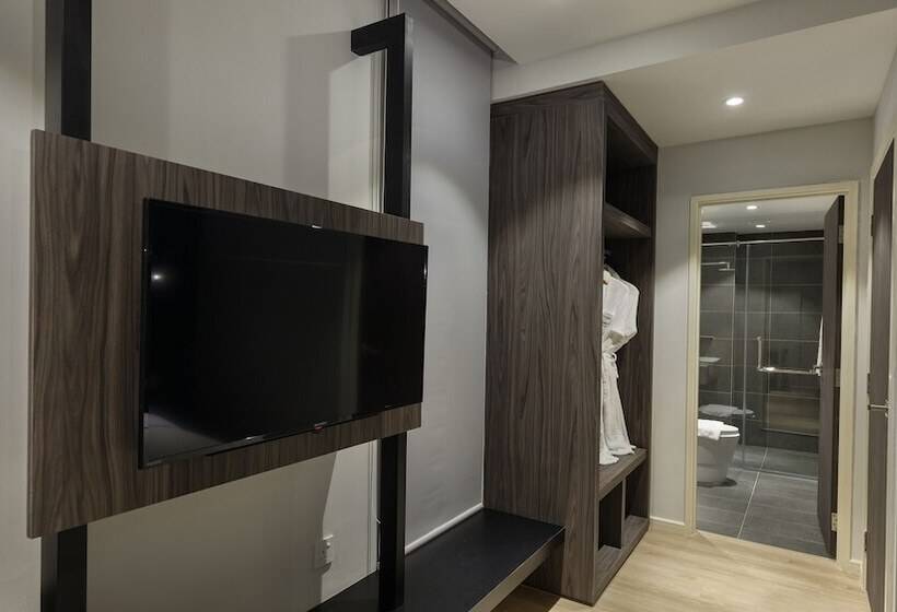 סוויטה, The Granite Luxury