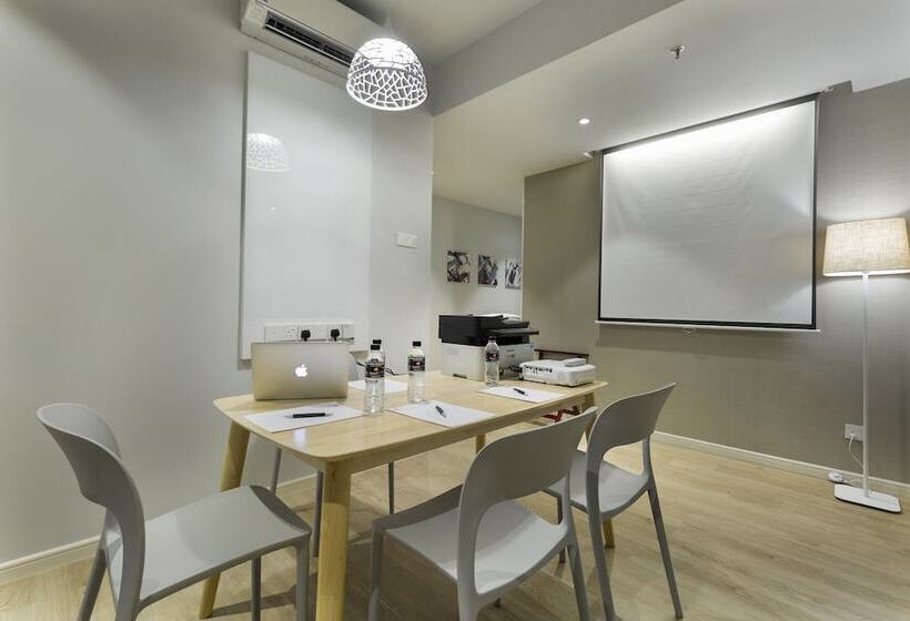 סוויטה, The Granite Luxury