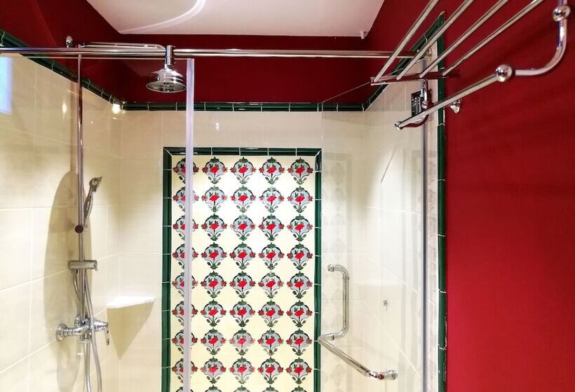 סוויטה, The Granite Luxury