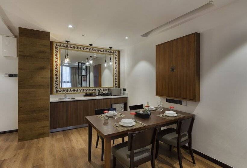 סוויטה, The Granite Luxury