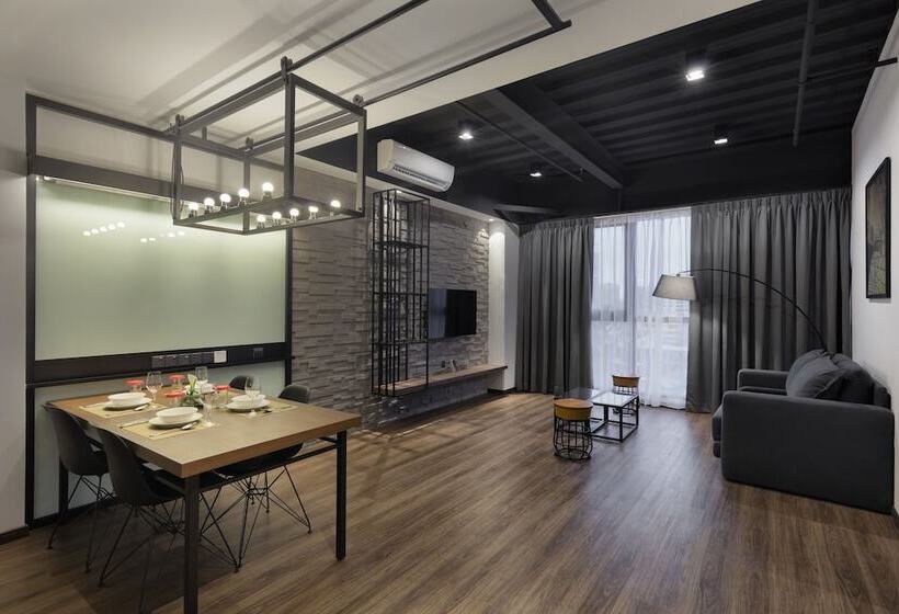 סוויטה קלאסית, The Granite Luxury