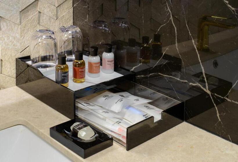 סוויטה דלוקס, The Granite Luxury