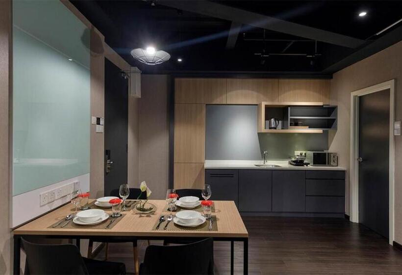 סוויטה דלוקס, The Granite Luxury