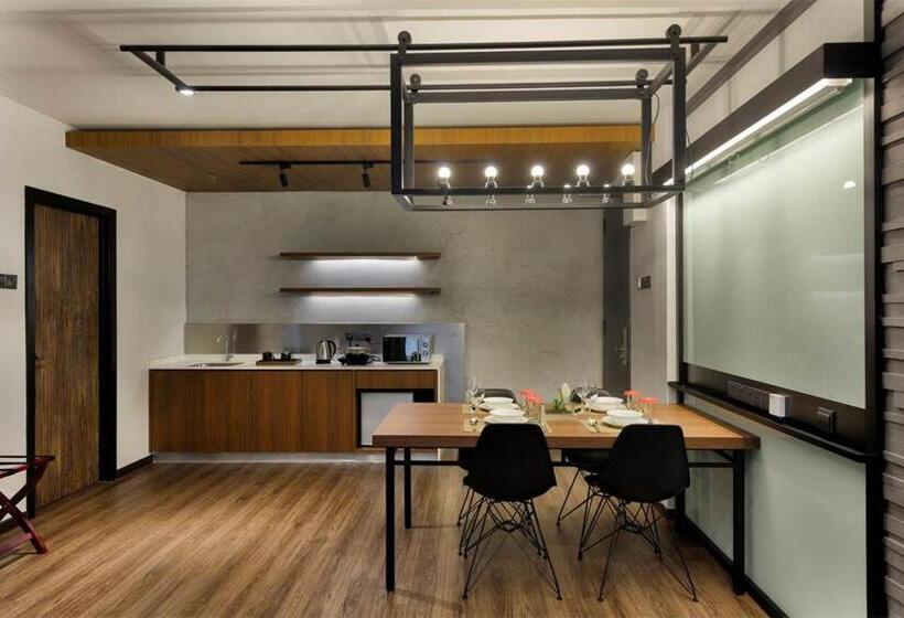 סוויטה קלאסית, The Granite Luxury