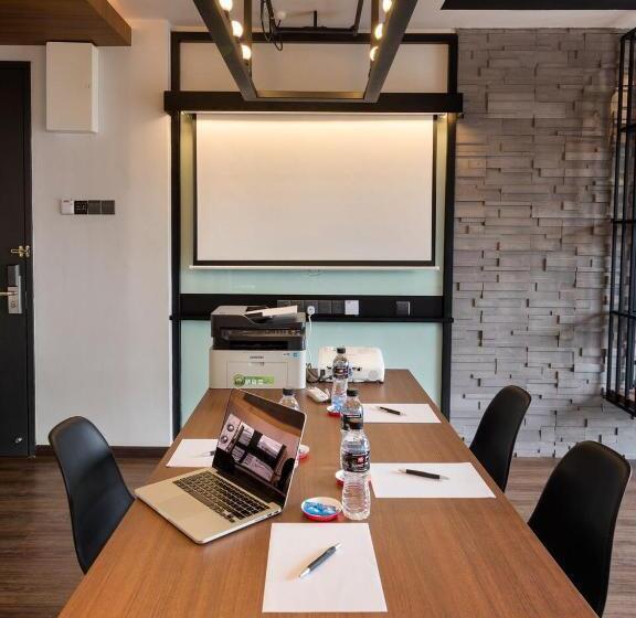 סוויטה קלאסית, The Granite Luxury