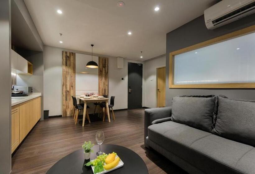 سوییت, The Granite Luxury