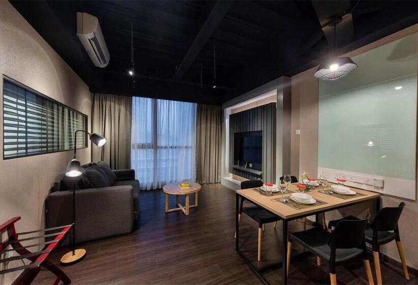 סוויטה דלוקס, The Granite Luxury