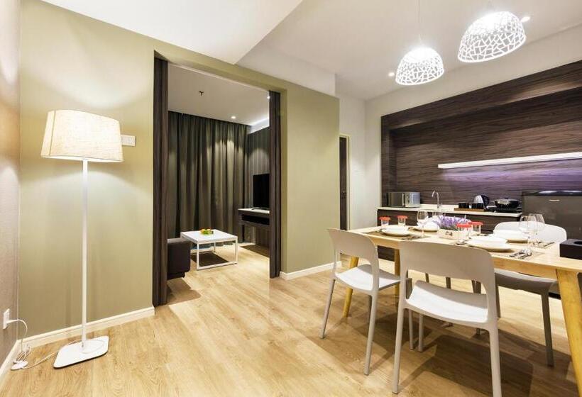 סוויטה, The Granite Luxury