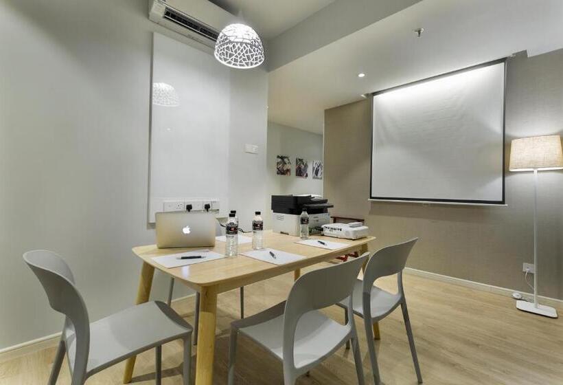 סוויטה, The Granite Luxury