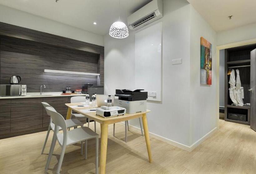 סוויטה, The Granite Luxury