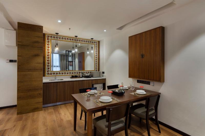 סוויטה, The Granite Luxury