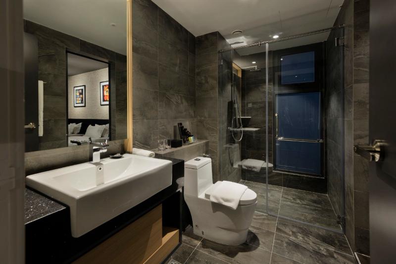 סוויטה דלוקס, The Granite Luxury