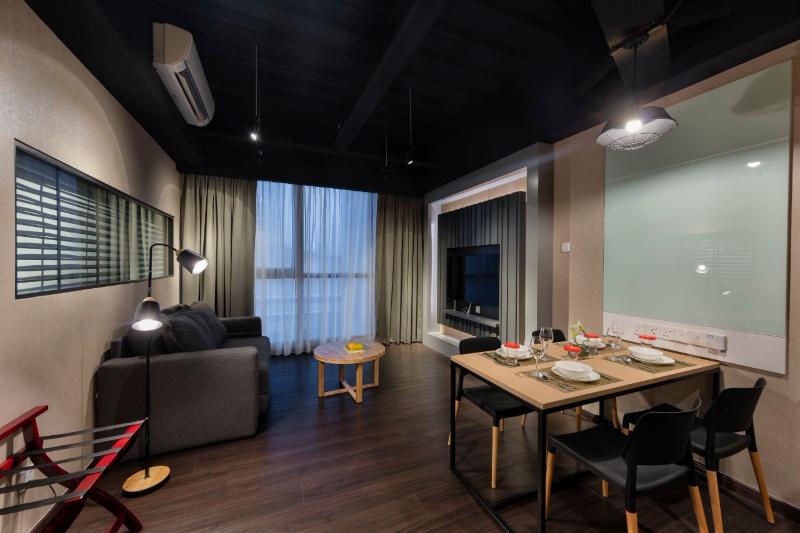 סוויטה דלוקס, The Granite Luxury