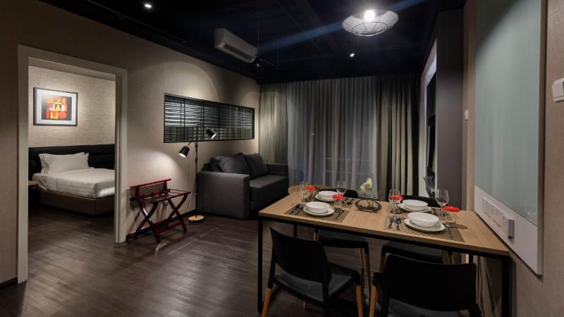 סוויטה דלוקס, The Granite Luxury