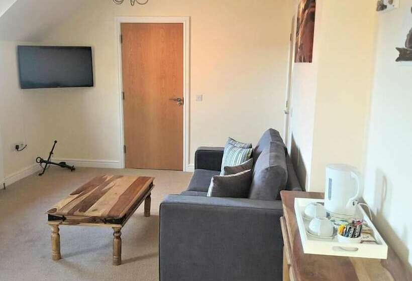 סטודיו סטנדרטי נוף לים, The Old Brewhouse