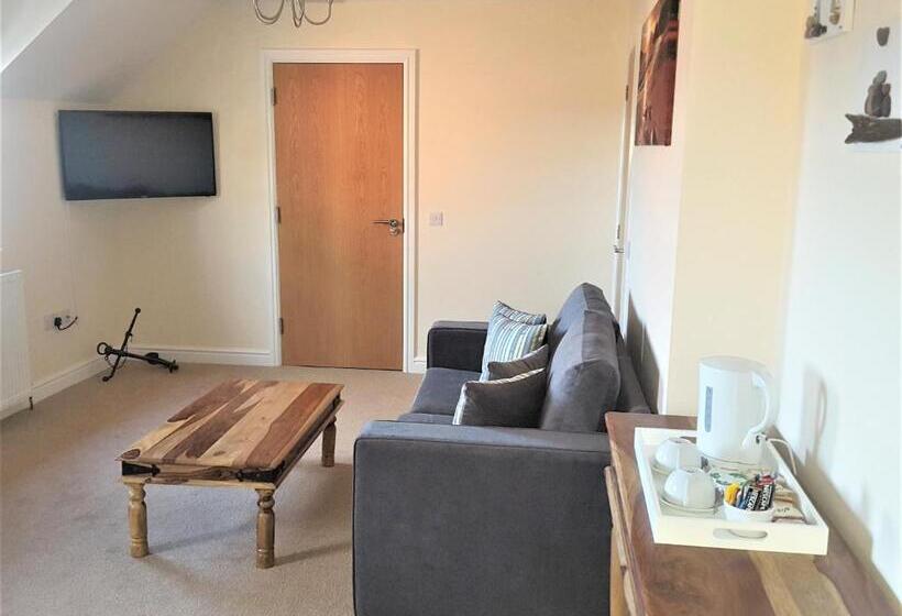 海の見えるスタンダードスタジオ, The Old Brewhouse