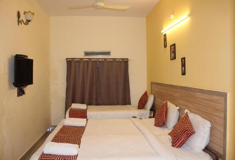 Номер Стандарт Трехместный, Kaveri Hotel Bed & Breakfast