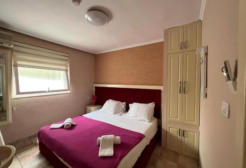 اتاق استاندارد, Bujtina Shqiptare