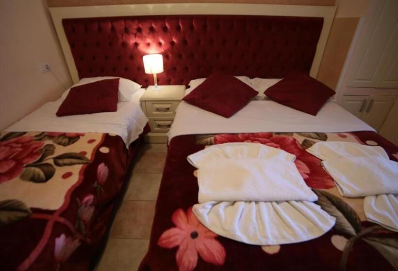 اتاق استاندارد سه نفره, Bujtina Shqiptare