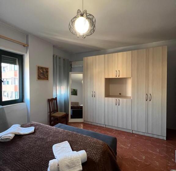 آپارتمان 1 خوابه با بالکن, Bujtina Shqiptare