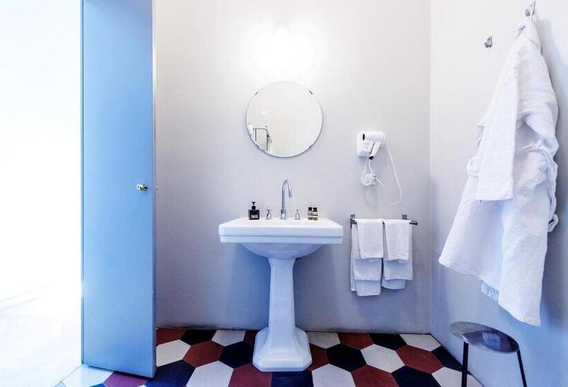 اتاق استاندارد, Casabase
