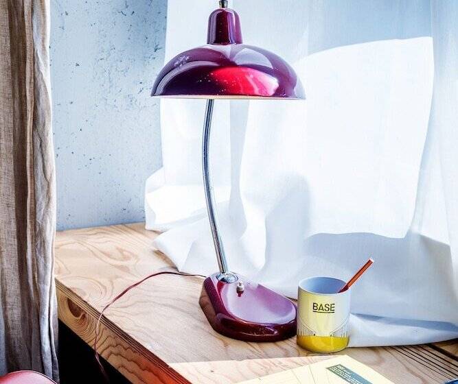 اتاق استاندارد با سرویس بهداشتی مشترک, Casabase
