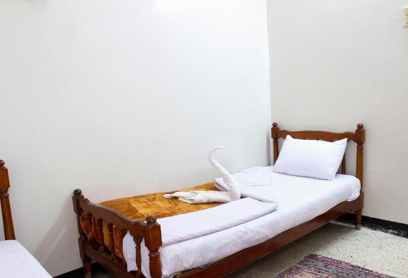 اتاق استاندارد سه تخته با سرویس بهداشتی مشترک, Happy Land Luxor