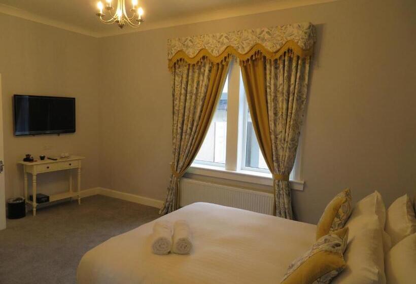 اتاق لوکس با تخت بزرگ, Craigievar Guest House